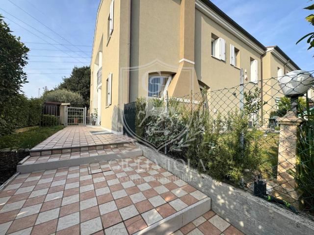 Villa Indipendente in vendita a Villaggio dei Fiori, Spinea