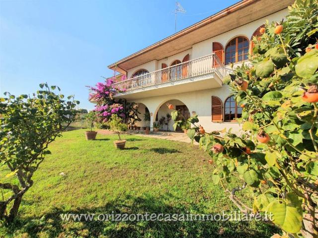 Villa Indipendente in vendita a Marche, Ascoli Piceno