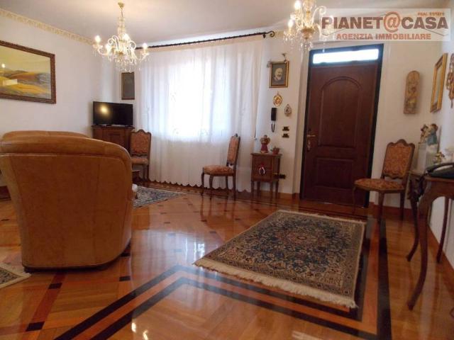 Villa Indipendente in vendita a Marche, Ascoli Piceno