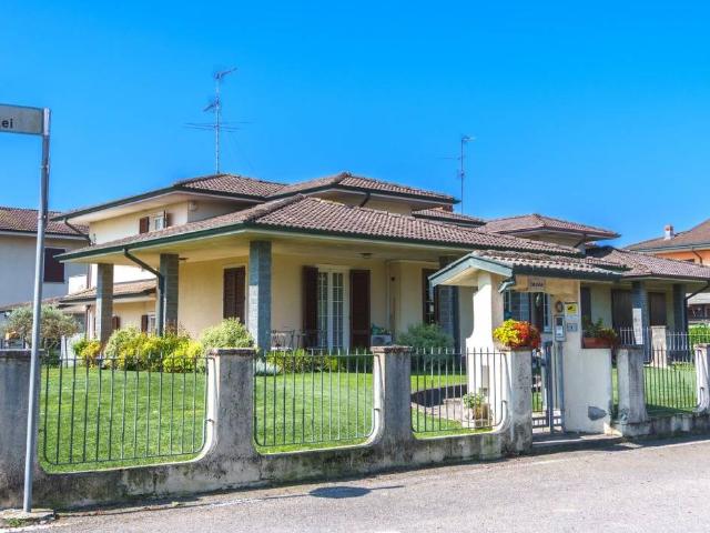 Villa Indipendente in vendita a Spino d’Adda, Spino D'adda