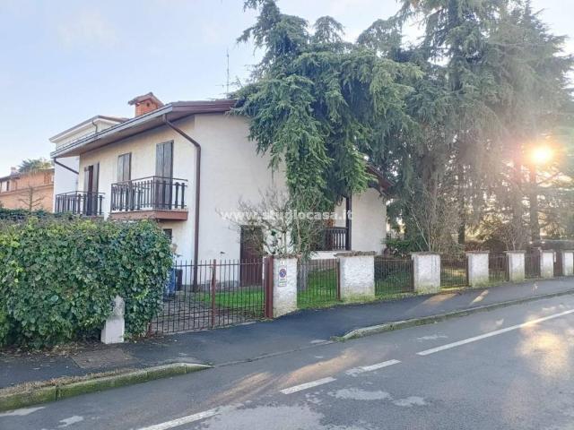 Villa Indipendente in vendita a Spino d’Adda, Spino D'adda