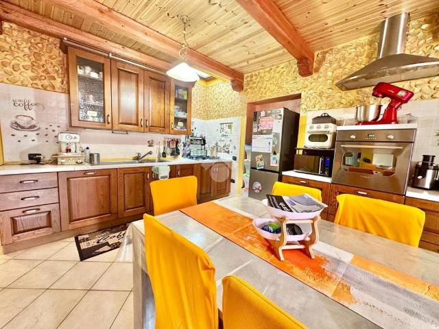 Villa Indipendente in vendita a Spoleto, Umbria