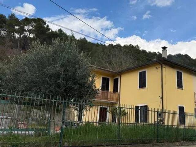 Villa Indipendente in vendita a Messenano, Spoleto