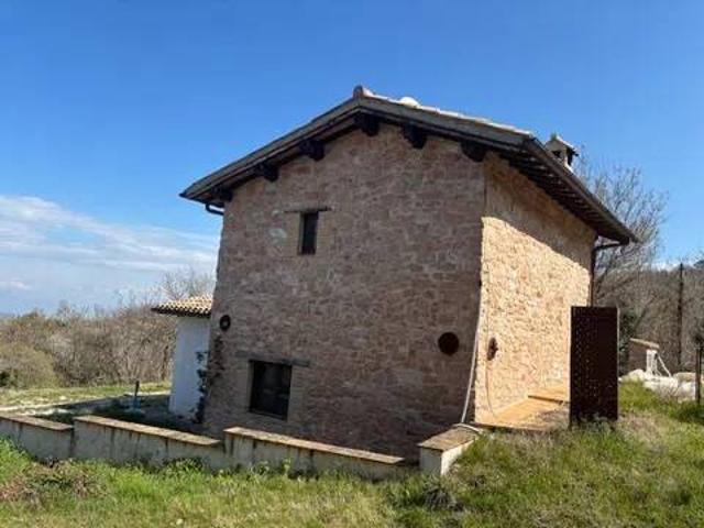 Villa Indipendente in vendita a Spoleto, Umbria