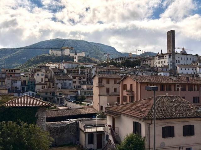 Villa Indipendente in vendita a Spoleto, Umbria