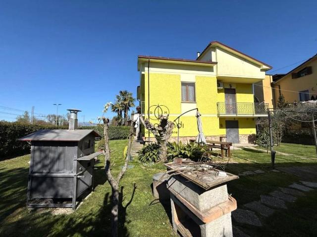 Villa Indipendente in vendita a Castello di Baiano, Spoleto
