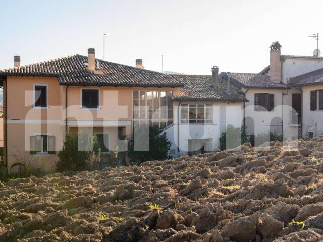 Villa Indipendente in vendita a Spoleto, Umbria