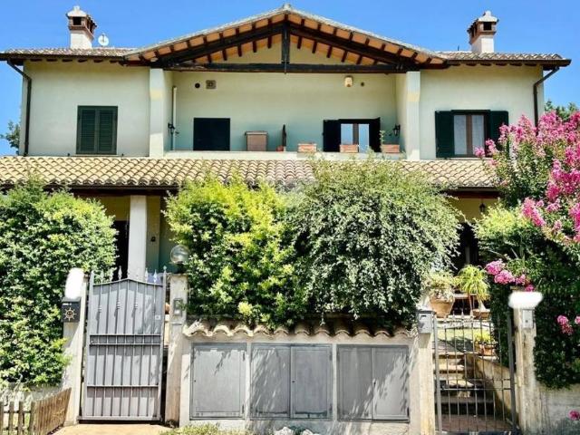 Villa Indipendente in vendita a San Sabino, Spoleto