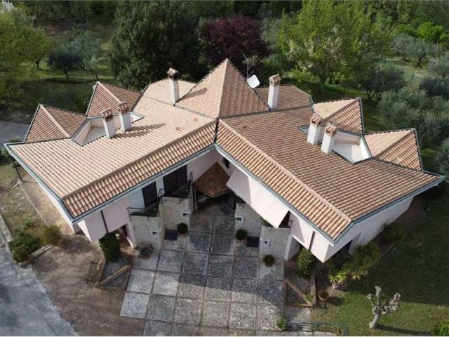 Villa Indipendente in vendita a San Giovanni, Spoleto