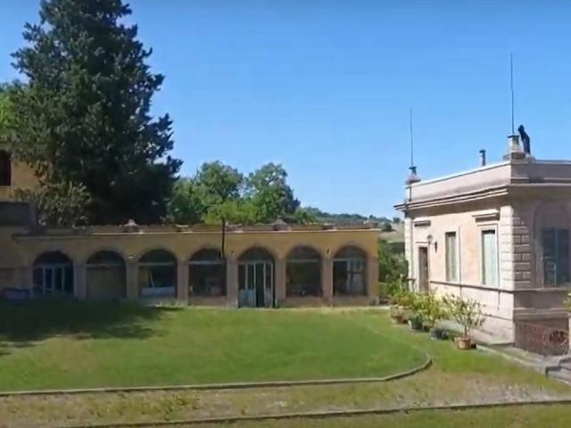 Villa Indipendente in vendita a Foligno, Umbria