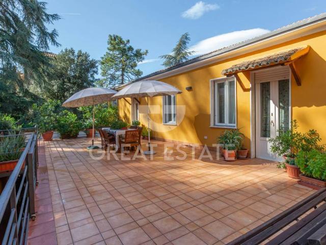 Villa Indipendente in vendita a Collerisana, Spoleto