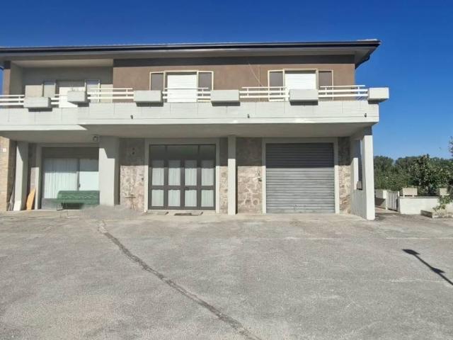 Villa Indipendente in vendita a Madonna di Baiano, Spoleto