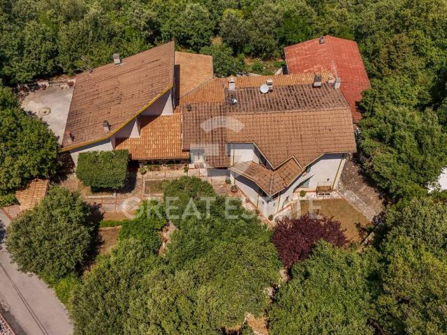 Villa Indipendente in vendita a Spoleto, Umbria