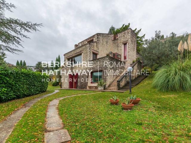 Villa Indipendente in vendita a Collerisana, Spoleto