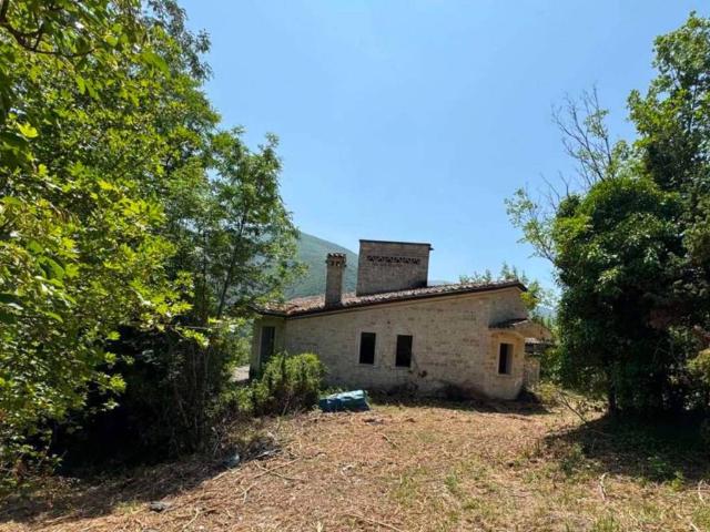 Villa Indipendente in vendita a Spoleto, Umbria