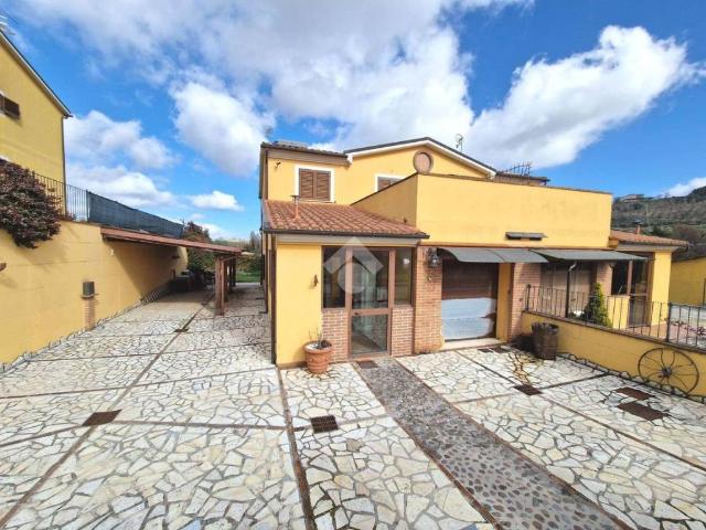 Villa Indipendente in vendita a Spoleto, Umbria
