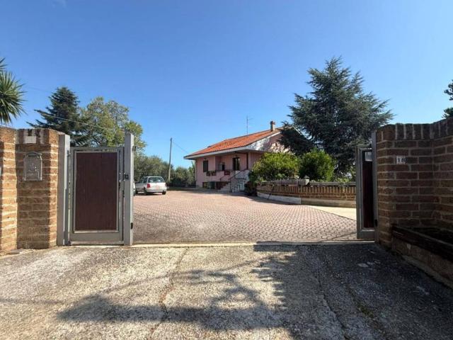 Villa Indipendente in vendita a Spoltore, Abruzzo