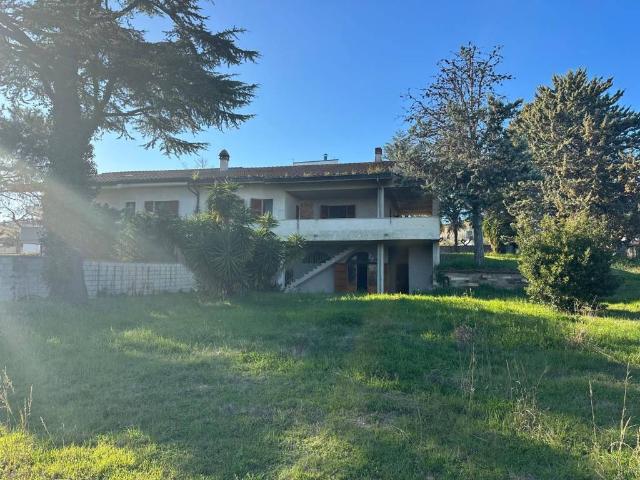 Villa Indipendente in vendita a Villa Raspa, Spoltore
