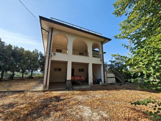 Villa Indipendente in vendita a Santa Teresa, Spoltore
