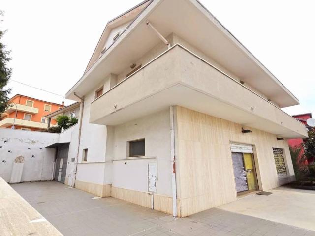 Villa Indipendente in vendita a Valle Carbone, Spoltore