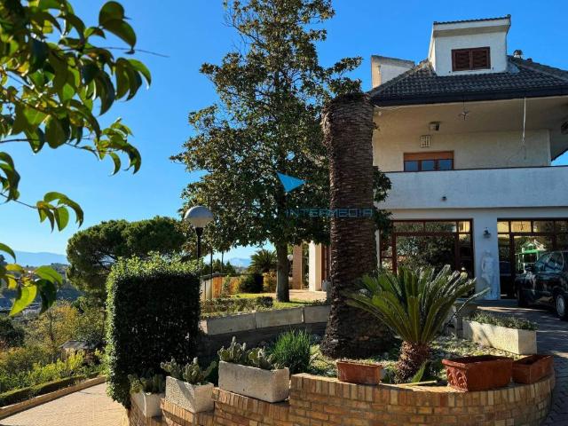 Villa Indipendente in vendita a Valle Carbone, Spoltore