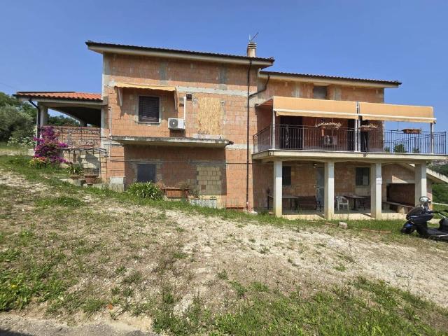 Villa Indipendente in vendita a Villa Raspa, Spoltore