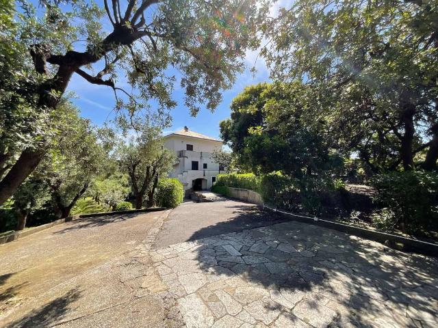 Villa Indipendente in vendita a Gandoglia, Noli
