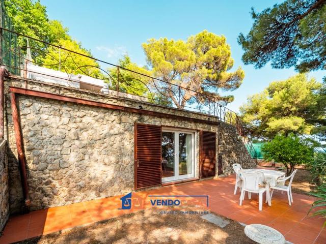 Villa Indipendente in vendita a Merello, Bergeggi