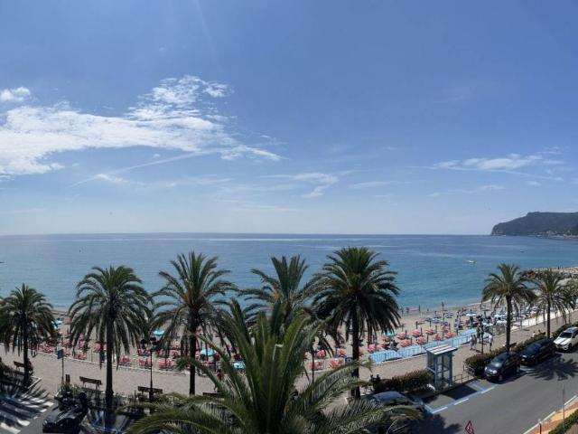 Villa Indipendente in vendita a Spotorno, Liguria