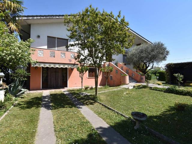 Villa Indipendente in vendita a Spresiano, Veneto