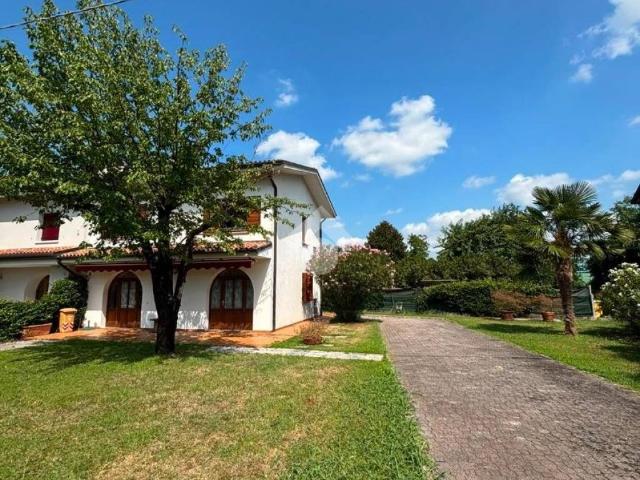 Villa Indipendente in vendita a Spresiano, Veneto