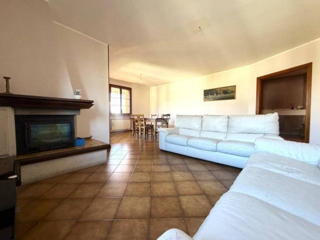 Villa Indipendente in vendita a Stagno Lombardo, Lombardia