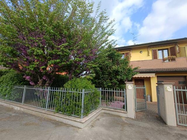 Villa Indipendente in vendita a Stagno Lombardo, Lombardia