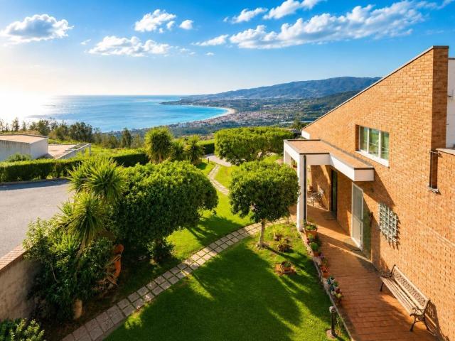 Villa Indipendente in vendita a Calabria, Catanzaro