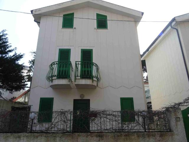 Villa Indipendente in vendita a Calabria, Catanzaro