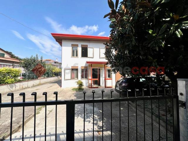 Villa Indipendente in vendita a Stanghella, Veneto