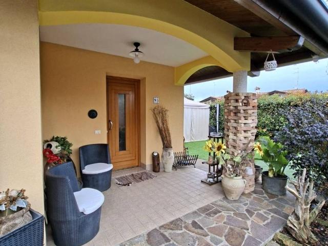 Villa Indipendente in vendita a Dobbia, Staranzano