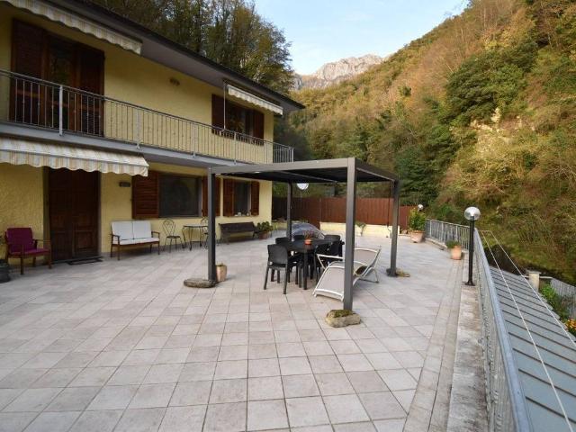 Villa Indipendente in vendita a Stazzema, Toscana
