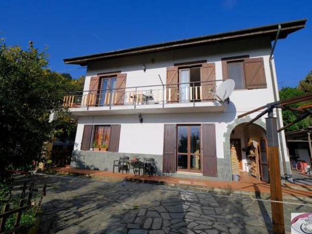 Villa Indipendente in vendita a Stella, Liguria