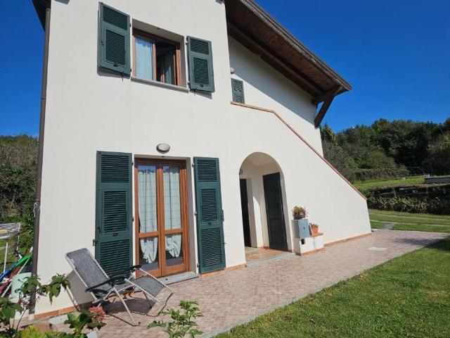 Villa Indipendente in vendita a Stella, Liguria