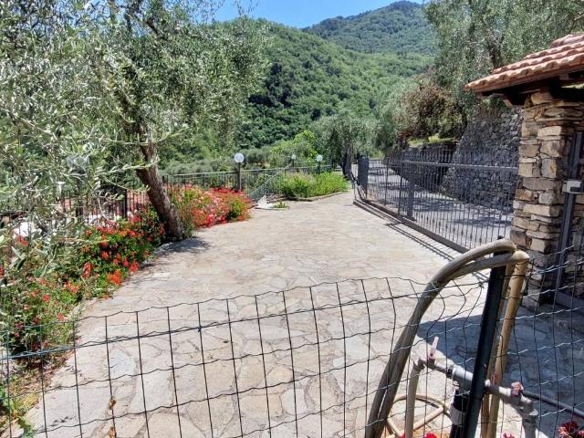 Villa Indipendente in vendita a Stellanello, Liguria