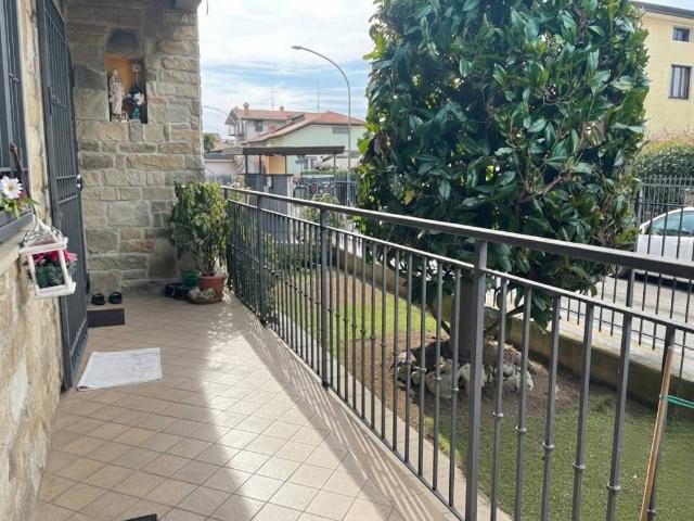Villa Indipendente in vendita a Stezzano, Lombardia