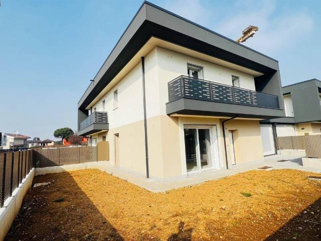 Villa Indipendente in vendita a Stezzano, Lombardia
