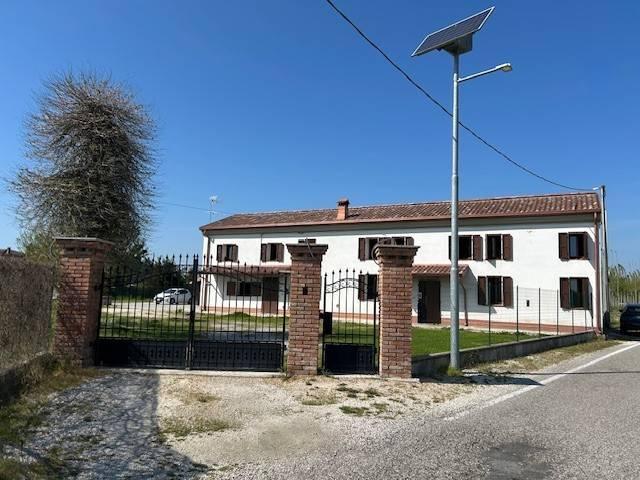 Villa Indipendente in vendita a Stienta, Veneto