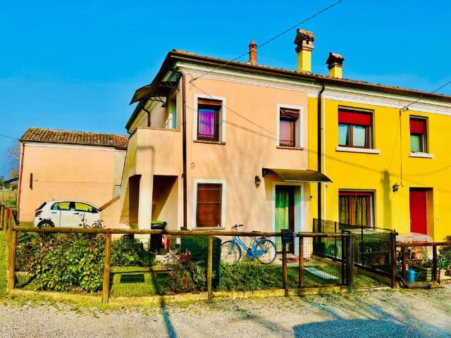 Villa Indipendente in vendita a Stienta, Veneto