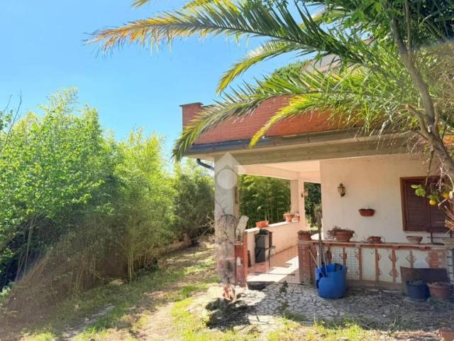 Villa Indipendente in vendita a Collevecchio, Lazio