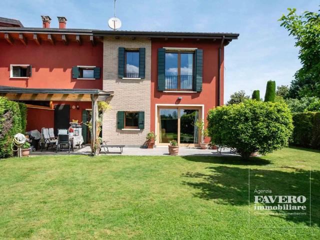 Villa Indipendente in vendita a San Pietro, Stra