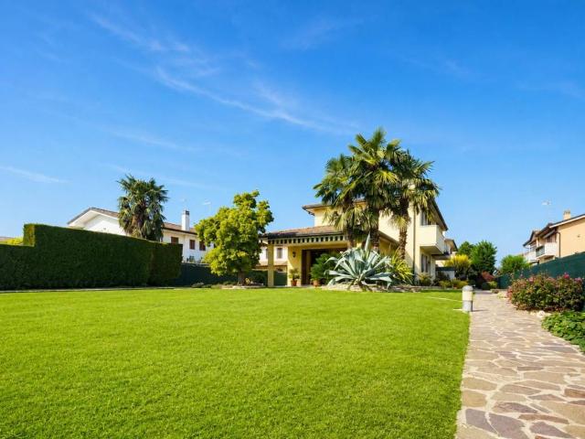 Villa Indipendente in vendita a Stra, Veneto
