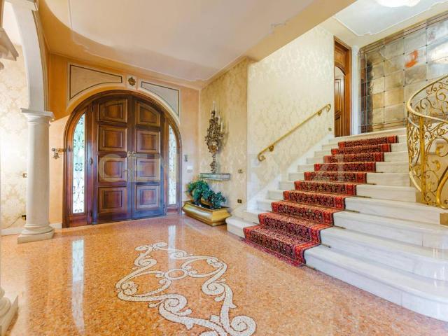 Villa Indipendente in vendita a Stra, Veneto