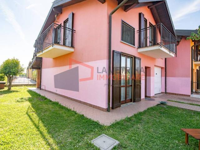 Villa Indipendente in vendita a Stradella, Lombardia